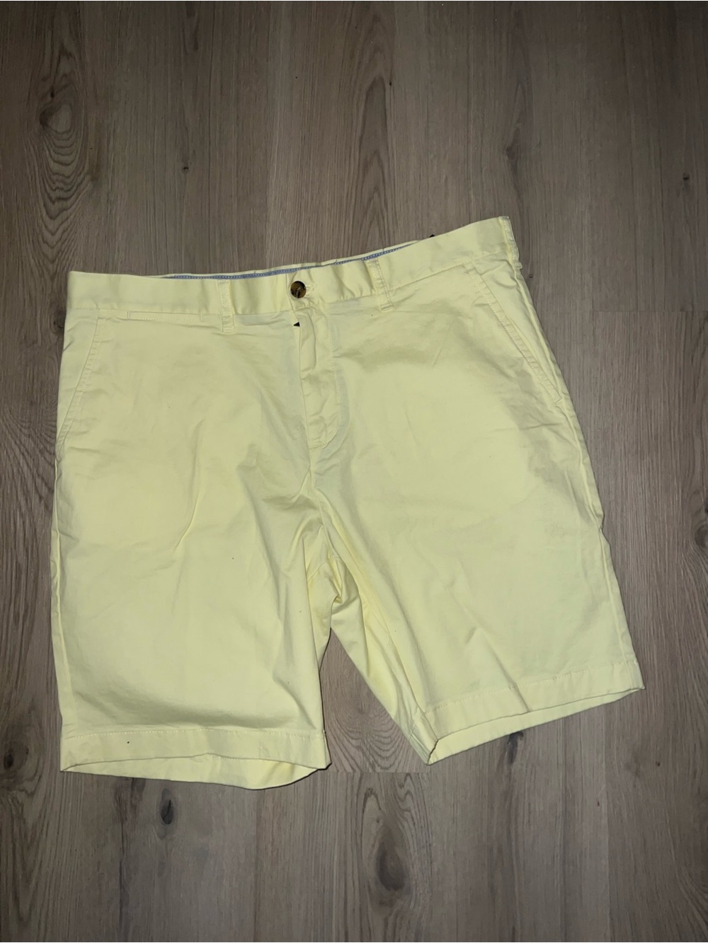 Tommy Hilfiger Yellow Flat-Front Men’s Shorts Size 38